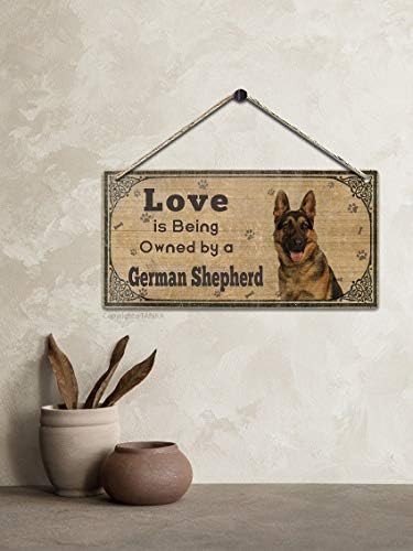 אהבה היא בבעלות של רועה גרמני רטרו רטרו עץ ציבורי שלט תלייה דקורטיבית לגדר דלת הביתית לוחות קיר וינטג