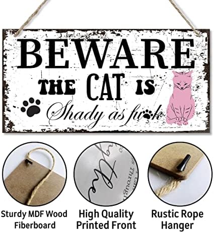 מצחיק היזהר החתול הוא שלט עיצוב קיר מוצל, שלט לוח עץ מודפס, שלט דקורטיבי מצחיק שלט לא הולם, שלטים משפחתיים